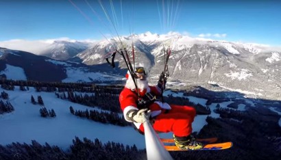 santa paraglide